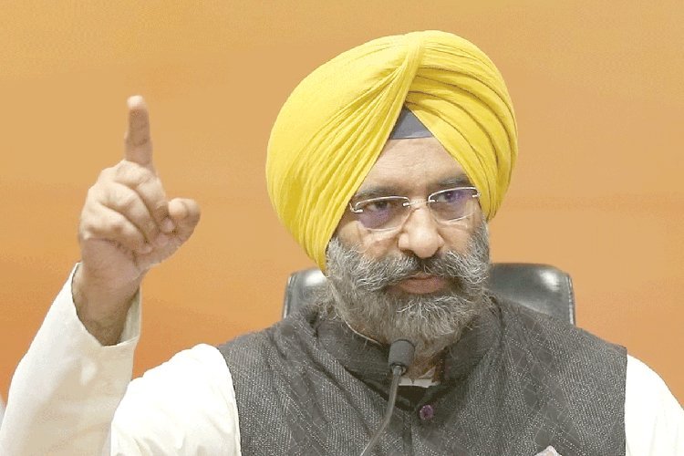 मनजिंदर सिंह सिरसा का बड़ा आरोप, कहा- केजरीवाल अपनी जेब भरने के उद्देश्य से दिल्ली आए