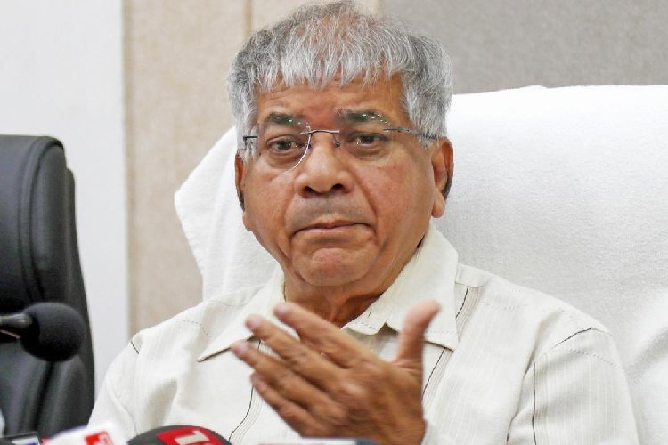 Maharashtra Election 2024 : चुनावी नतीजे से पहले प्रकाश आंबेडकर ने साफ किया सियासी रुख