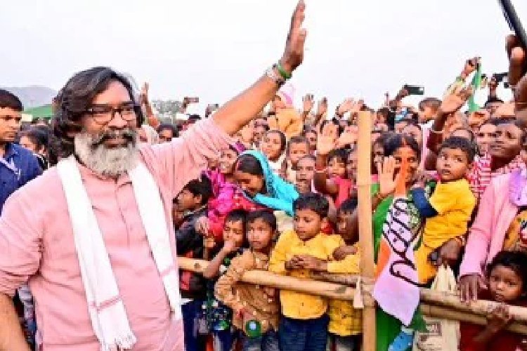 Jharkhand Election Results : झारखंड में 11 बजे तक रूझानों में हेमंत की अगुवाई वाला गठबंधन 50 और एनडीए 29 सीटों पर आगे