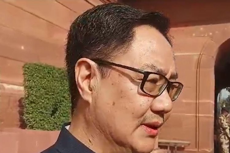 किरेन रिजिजू ने संविधान दिवस को बताया ‘पवित्र’ दिन