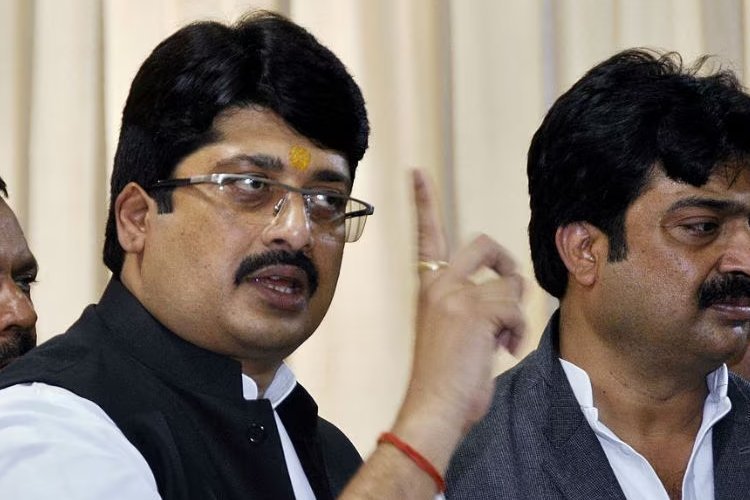 Raja Bhaiya ने एस Jaishankar से ऐसा क्या मांगा,विदेश मंत्री सीधा मिला देंगे फोन!