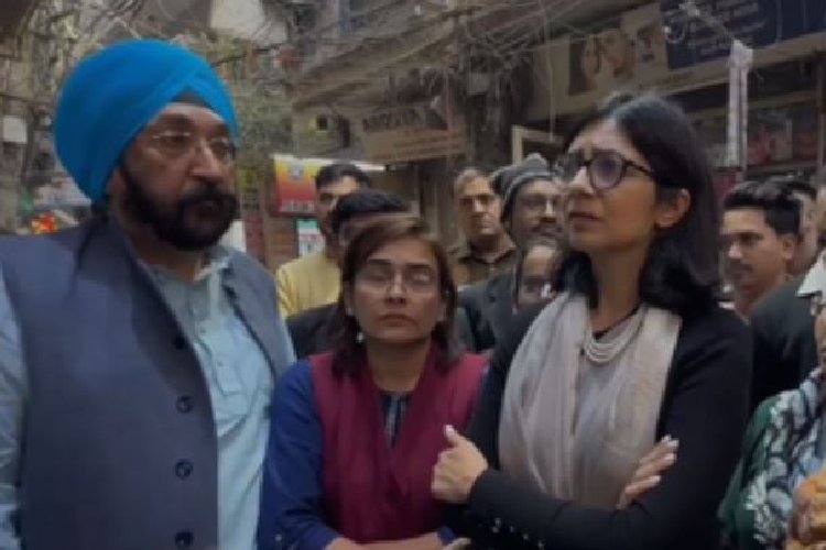Delhi : स्वाति मालीवाल ने कालकाजी विधानसभा क्षेत्र का किया दौरा, बोली- 'नर्क जैसा हाल'