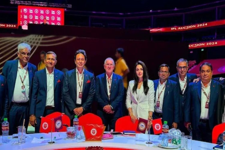 IPL 2025 मेगा ऑक्शन में पंजाब किंग्स से हो गयी बड़ी चूक, आकाश चोपड़ा ने बताया