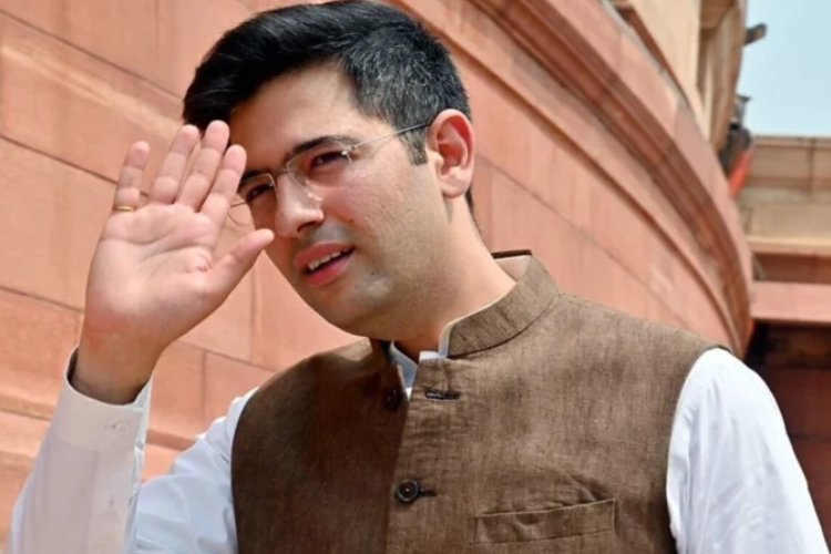 आप नेता राघव चड्ढा ने बांग्लादेश में हिंदुओं पर हो रहे हमले को लेकर राज्यसभा में स्थगन नोटिस दिया