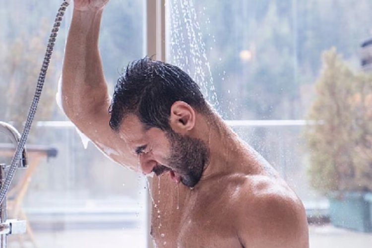 क्या सर्दियों में गर्म पानी से नहाना सेहत के लिए है फायदेमंद या इससे होगी परेशानी?