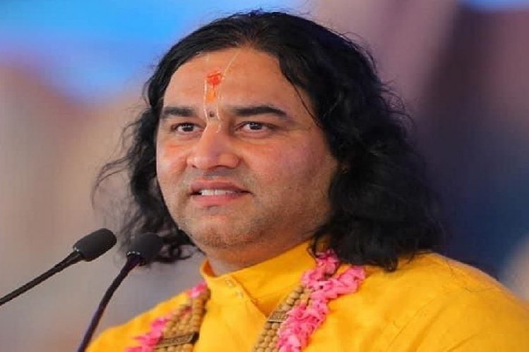 कथावाचक देवकीनंदन ने बांग्लादेश में हिंदुओं पर हो रहे हमले को लेकर यूएन को लिखा पत्र