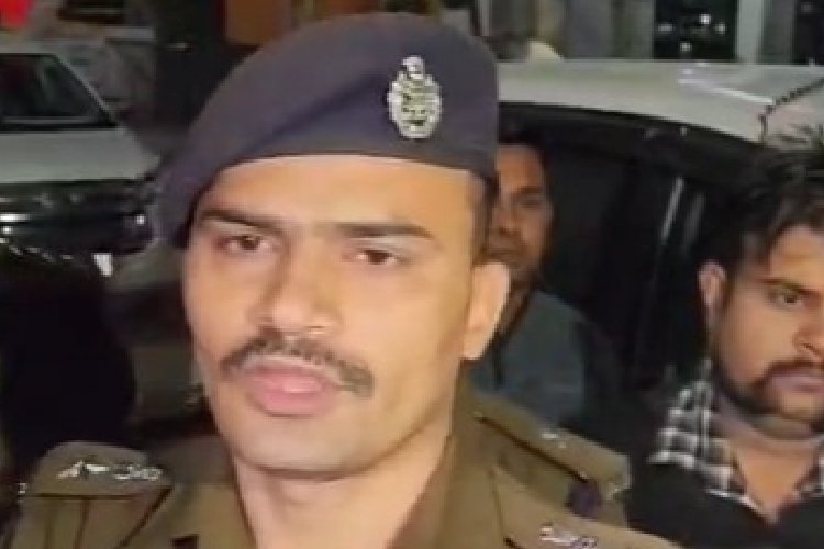 संभल में उपद्रव के बाद पुलिस और नगरपालिका की संयुक्त कार्रवाई, विदेशी कारतूस बरामद