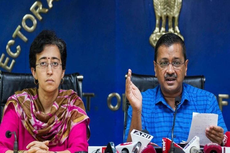 Delhi : सीएम आतिशी और केजरीवाल ने स्कूलों को बम से उड़ाने की धमकी के बाद साधा भाजपा पर निशाना
