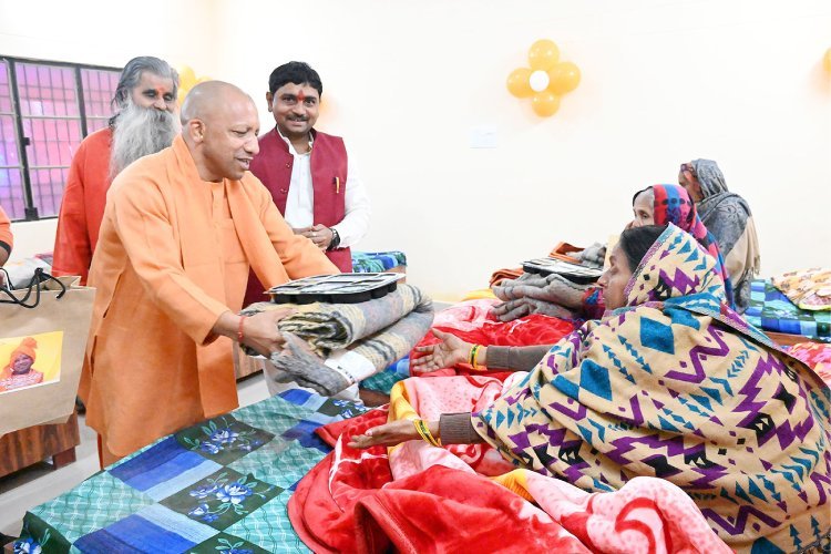 हर जरूरतमंद को सम्मानजनक आश्रय देने के लिए 'डबल इंजन' सरकार प्रतिबद्ध : सीएम योगी