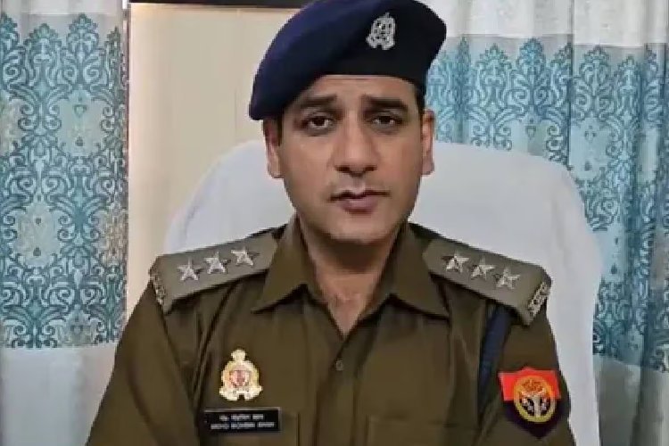 कानपुर के ACP मोहसिन ख़ान कौन हैं? जिनकी शिकायत लेकर योगी के पास पहुंची हिन्दू लड़की, कांड ऐसा कि..