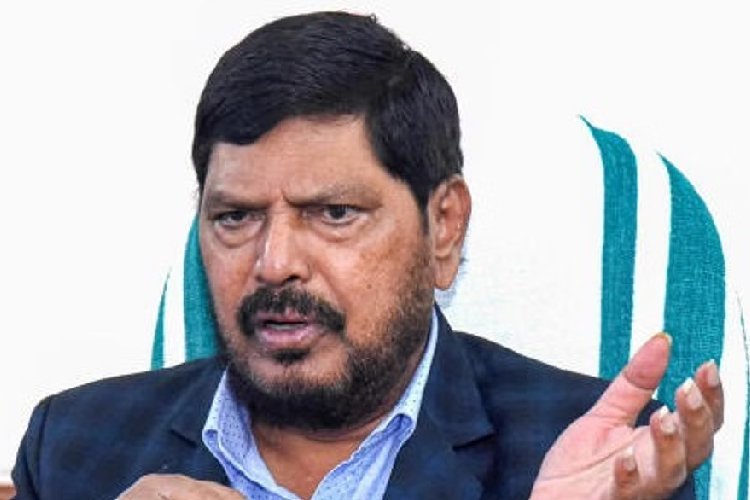 हमारी पार्टी को मिलना चाहिए था दो मंत्री पद, किया गया नजरअंदाज : रामदास आठवले