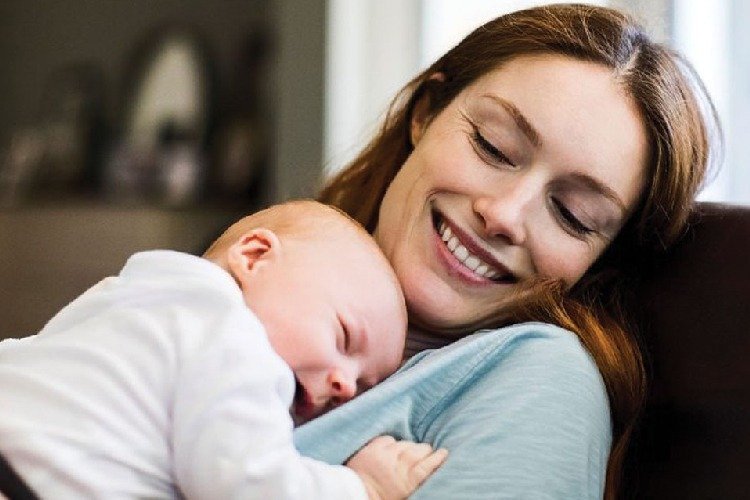 प्रसव के बाद बच्चे के लिए पूरा नहीं हो रहा है दूध तो करें ये काम, दूर होगी सारी परेशानियां