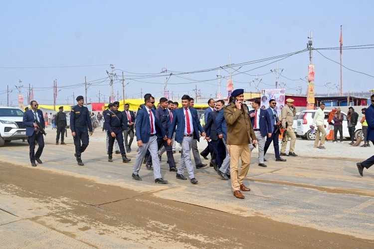 2700 AI CCTV, 3 जल पुलिस स्टेशन, 18 जल पुलिस कंट्रोल, 50 फायर स्टेशन, 20 फायर पोस्ट और 4,300 फायर हाइड्रेंट, महाकुंभ में तकनीक बनी हथियार