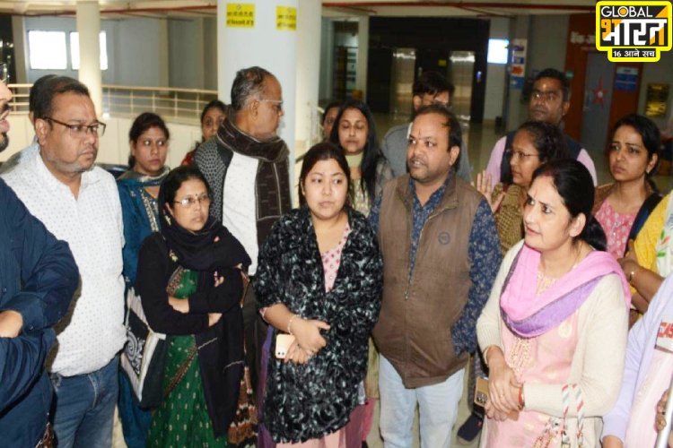 लड़कियों को सिर्फ ब्लेजर में घर भेजने पर बवाल जारी, विरोध-प्रदर्शन के बीच जांच की लिए पहुंचीं 3 टीम