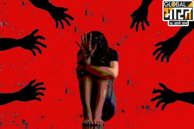 बस का इंतजार कर रही थी महिला, तभी आ धमके वहशी और फिर...
