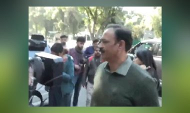 दिल्ली में बड़ी हलचल, केजरीवाल और संजय सिंह के आवास पर पहुंची एसीबी की टीम, जानिए क्या है मामला?