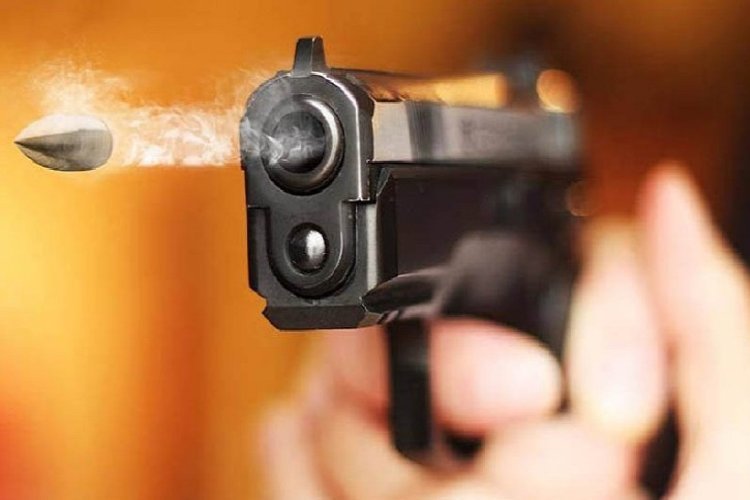 अदना सा घर के लिए भाई बना भाई का दुश्मन, गोली मारकर गंभीर रूप से किया घायल