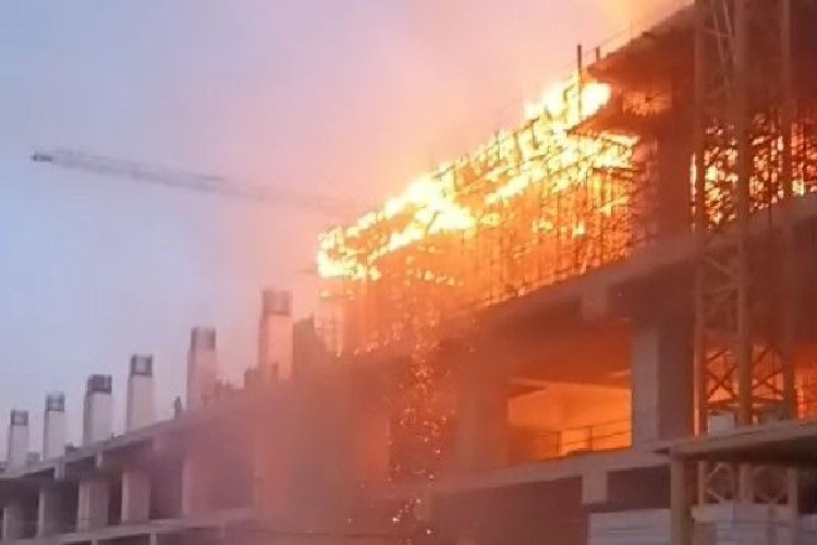 साबरमती बुलेट ट्रेन स्टेशन पर लगी भीषण आग, दूर तक दिखा धुआं