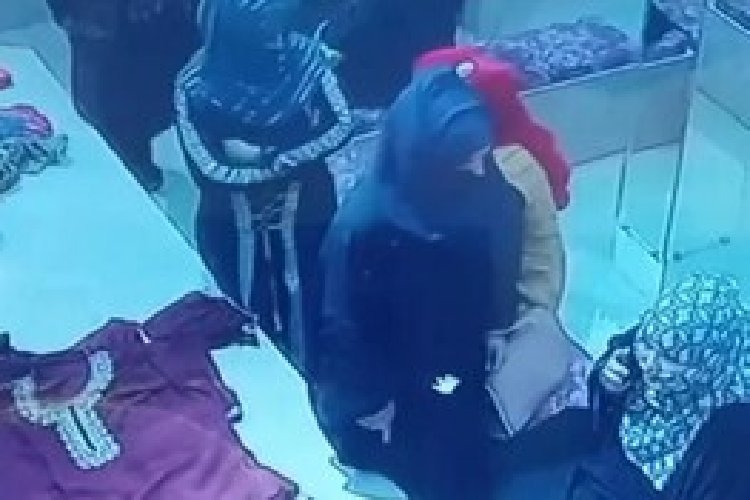 बुर्के की आड़ में लाखों का कांड, ज्वेलरी शॉप में घुसी, दुकानदार को बातों में उलझाया और कांड कर हो गई फरार