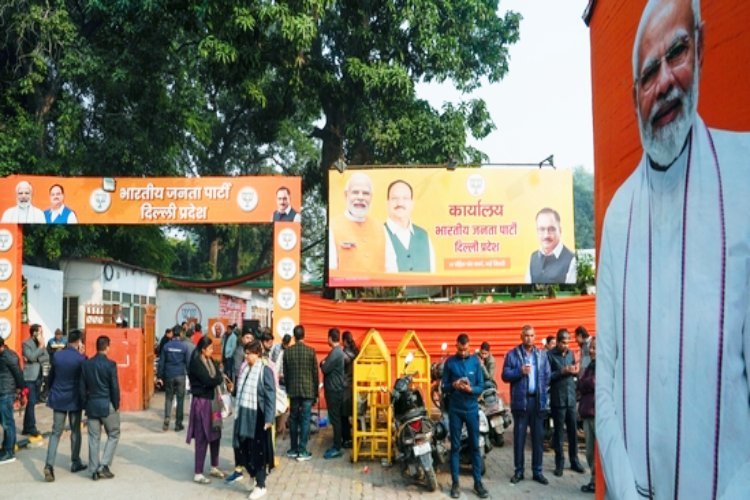 Delhi New CM Name Announcement: किसके सिर सजेगा दिल्ली का ताज, आज हो जाएगा ऐलान, कल होगा शपथ ग्रहण, जानिए हर अपडेट...