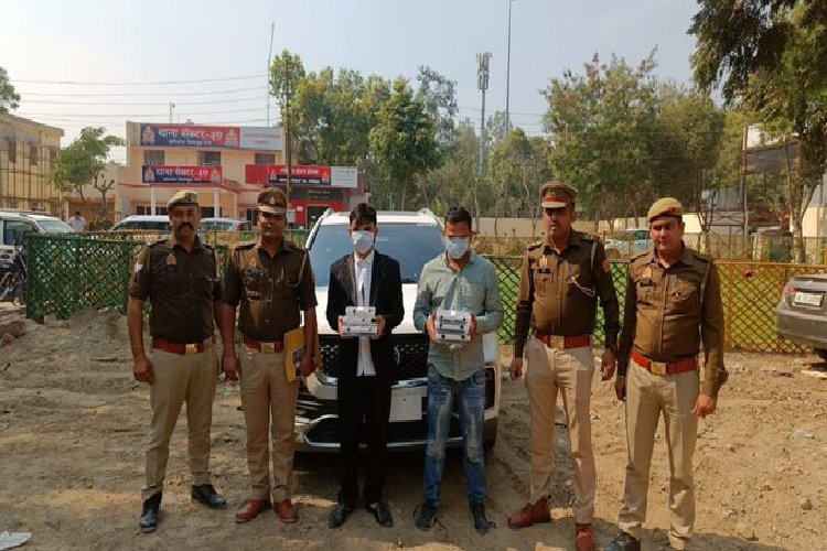 सूट-बूट में कार से चलते थे, शादियों में घुसते थे और मोबाइल-गहने लेकर हो जाते थे फरार, पुलिस ने पकड़ा तो खुला सादाब-असद का कांड