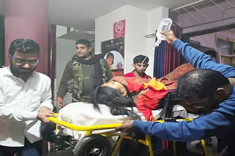 एक्सीडेंट के बाद महुआ माजी की हालत अब कैसी है? बेटे ने दी ये जानकारी...