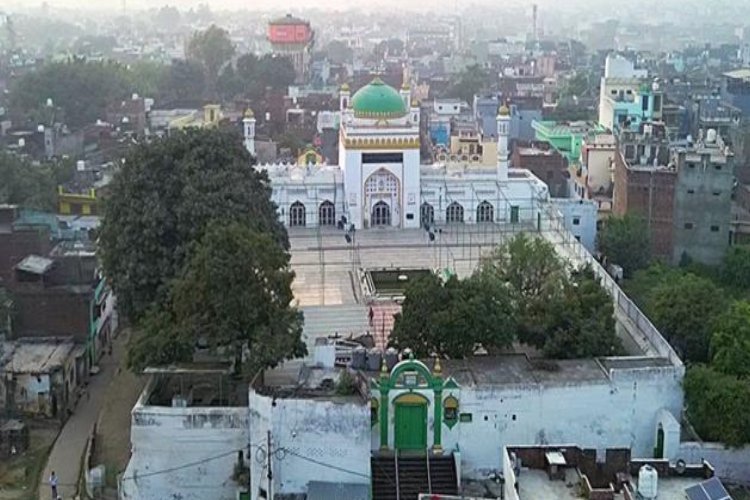 संभल मस्जिद के स्ट्रक्चर में बदलाव के दावे! हाईकोर्ट के आदेश के बाद पुलिस ने एक बार फिर संभल को घेरा!