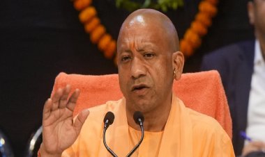 ईद से पहले योगी ने साफ कर दिया, दुश्मन हो या कोई अपना, नहीं रोक पाएगा संत का काफिला!