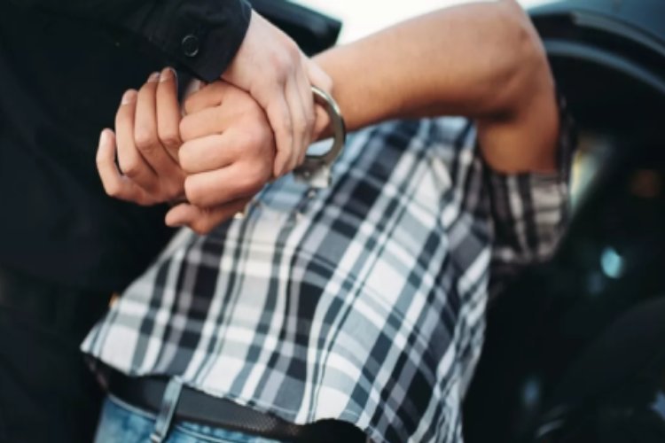 तवे से पीटकर गर्लफ्रेंड को उतारा मौत के घाट, लाश बैग में भरी, सिर मुंडवा कर संगम में लगाई डुबकी, पुलिस ने ऐसे धरा...