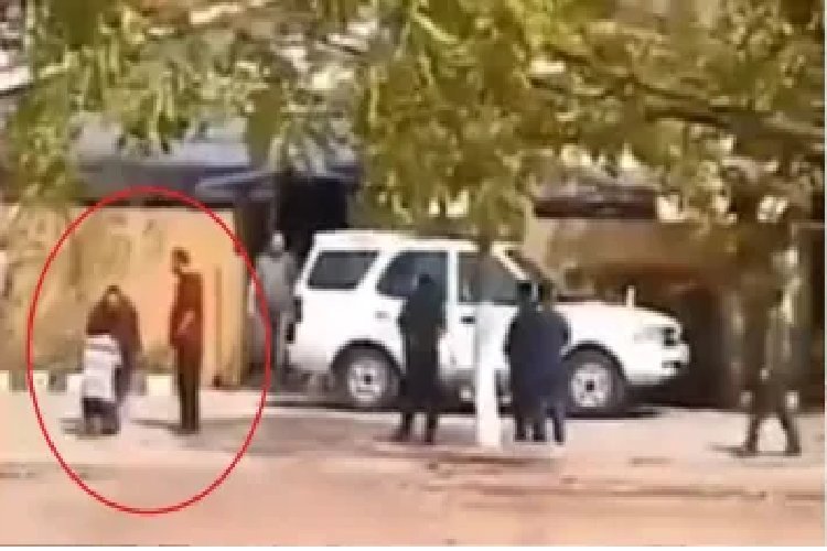 पूर्व CM की बेटी ने अपने ही ड्राइवर को चप्पल से पीटा, गालियां दीं, वीडियो वायरल होने के बाद लगाया कमेंट करने का आरोप