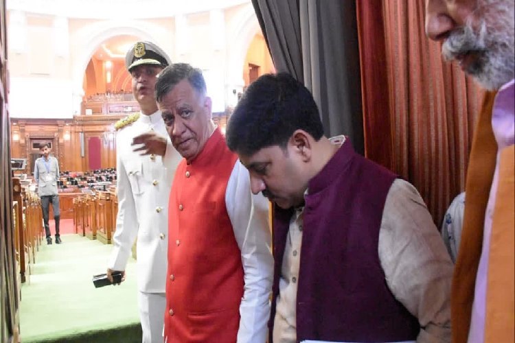 UP विधानसभा में पान मसाला और तंबाकू पर तत्काल प्रभाव से बैन, उल्लंघन करने वालों पर लगेगा 1,000 रुपए का जुर्माना