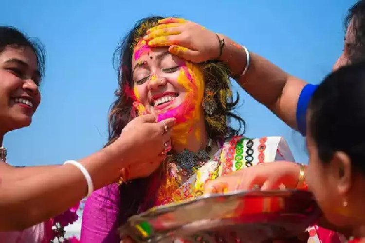 Holi and Holika Dahan 2025: 14 या 15 मार्च, कब खेली जाएगी होली? एक क्लिक में जानिए सही तिथि और शुभ मुहूर्त