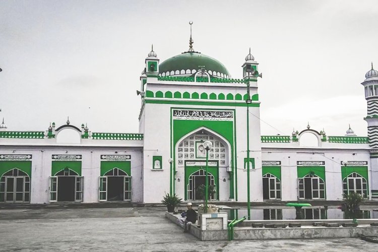 संभल जामा मस्जिद को लेकर इलाहाबाद हाईकोर्ट का बड़ा फैसला, रंगाई-पुताई और लाइटिंग की मिली इजाजत