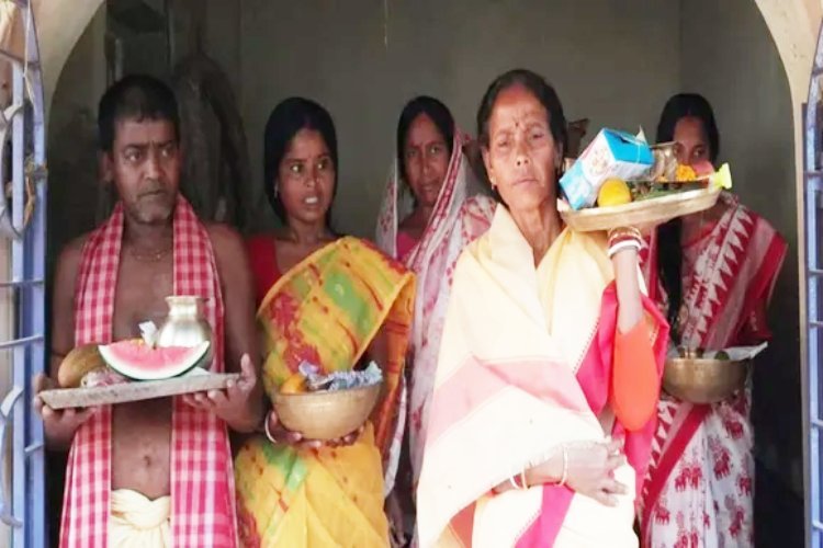 पश्चिम बंगाल के इस मंदिर में 300 बाद दलित को मिला प्रवेश, आर्थिक बहिष्कार का सामना कर रहे 130 परिवार  