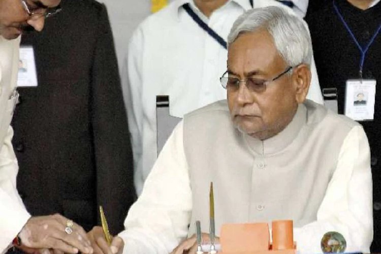 CM नीतीश कुमार ने मुख्य सचिव और पुलिस महानिदेशक के साथ की हाईलेवल मीटिंग, सख्त फरमान जारी, बख्शा नहीं जाएगा अपराधी
