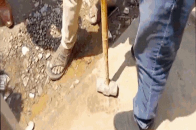 Kunal Kamra: हथौड़े लेकर हैबिटेट स्टूडियो क्यों पहुंची BMC की टीम, शिंदे पर विवादित बोल के बाद कुणाल कामरा के स्टूडियो में शिवसैनिकों ने की थी तोड़फोड़