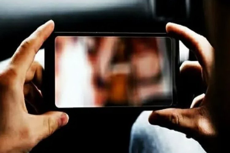 UP: नर्स के साथ सेक्स कर बनाया वीडियो, सोशल मीडिया पर किया अपलोड