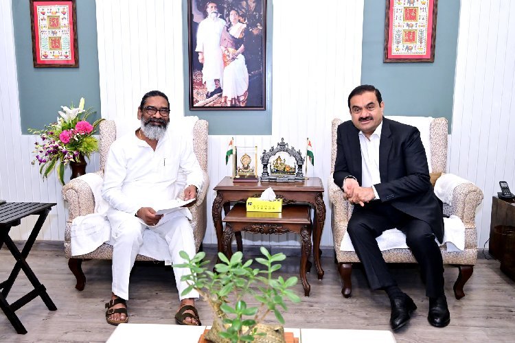 झारखंड के CM हेमंत सोरेन और गौतम अडानी की हुई मुलाकात, BJP ने क्यों उठाए सवाल