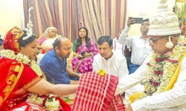 पूर्व बंगाल BJP अध्यक्ष दिलीप घोष ने 60 की उम्र में पार्टी सहयोगी से की शादी, बताया ''मां की इच्छा''