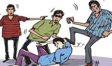 हिन्दू युवक को दुकान में उठा ले गए मुस्लिम दबंग, नाम और धर्म पूछा, फिर पैंट उतरवा कर डंडों से मारा
