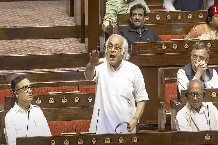 राज्यसभा से भी पास हुआ वक्फ बिल, चुनौती देने के लिए सुप्रीम कोर्ट जाने की तैयारी में कांग्रेस