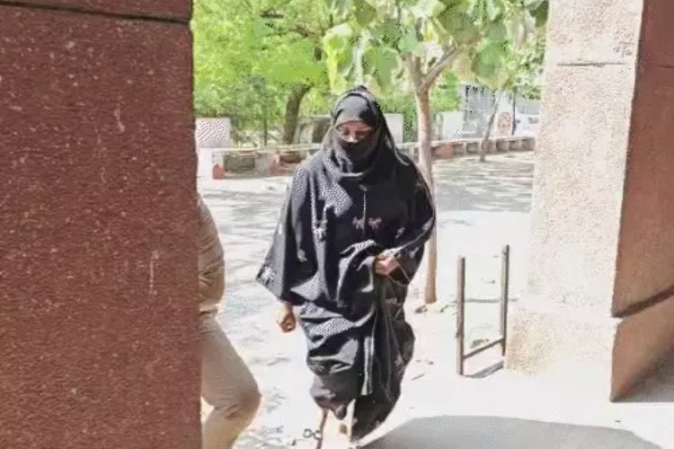 बुर्के में महिला ने बनाया ऐसा प्लान, मेरठ पुलिस को सालों तक नहीं लगी ख़बर!
