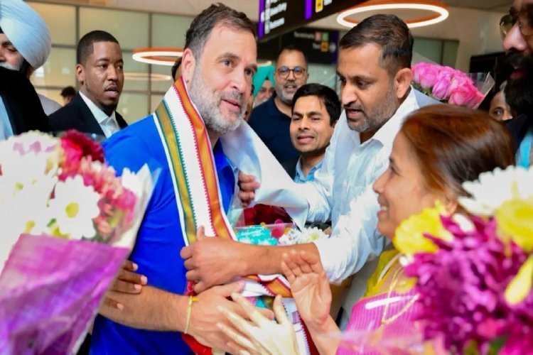 अमेरिका पहुंचे राहुल गांधी, इधर ''सुप्रीम कोर्ट'' पर गरमाई सियासत