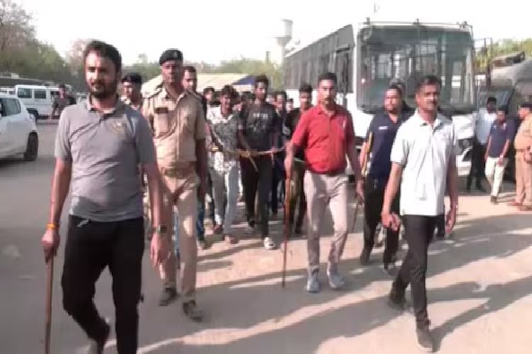 पहलगाम हमले के बाद गुजरात में आधी रात बड़ी कार्रवाई, 500 बांग्लादेशी हिरासत में