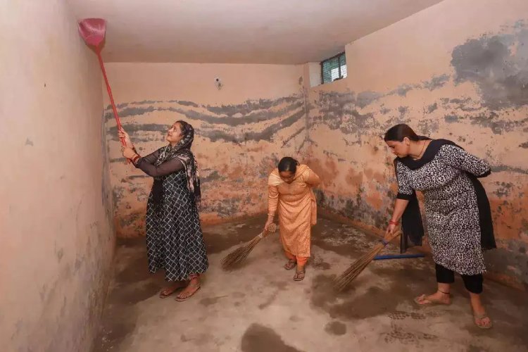 LOC से सटे गांवों में 'मोदी बंकर' को क्यों किया जा रहा साफ, क्या आज रात कुछ बड़ा होने वाला है?