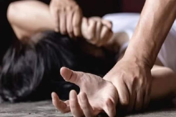 पोस्ट ऑफिस में हुआ रेप, 3 महीने में भी नहीं मिला इंसाफ तो जान देने पहुंची पीड़िता, तभी आ गई पुलिस