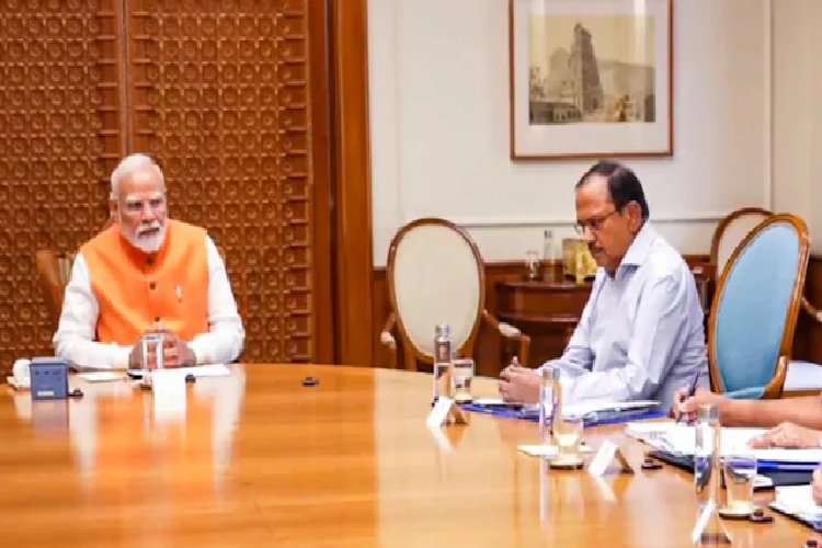 पाकिस्तान पर कार्रवाई की तैयारी तेज, PM मोदी से मिले NSA अजित डोभाल, 48 घंटे में दूसरी मीटिंग