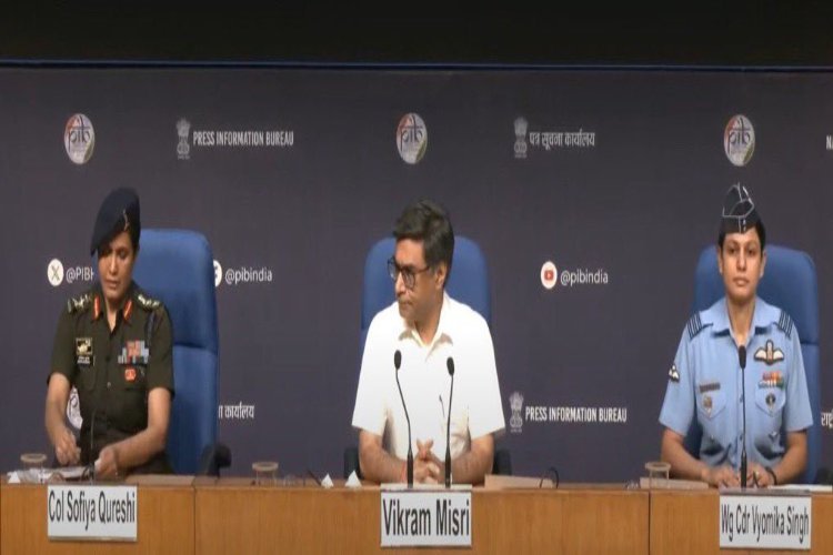 सेना की प्रेस कॉन्फ्रेंस में जारी किया गया एयर स्ट्राइक का वीडियो, महिला अफसरों ने बताई आतंकिस्तान को मिट्टी में मिलाने की कहानी