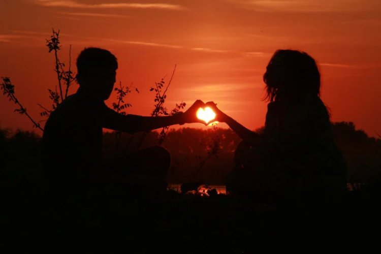 Crime News: यूट्यूबर को हुआ शादीशुदा महिला से प्यार, एक दिन गर्लफ्रेंड ने मिलने के लिए बुलाया और हो कर डाला भयंकर कांड