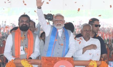 PM Modi Bihar Visit: बिहार की धरती से मोदी की ललकार, लालू प्रसाद यादव पर बोला हमला, अंबेडकर के अपमान पर दिखाई जमीनी हकीकत